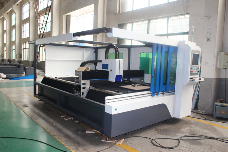 Máquina de corte do laser da fibra 500w com 1500x3000mm de aço inoxidável