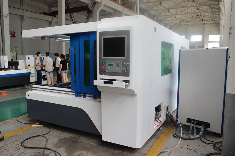 Máquina de corte a laser de fibra de folha de metal IPG 1000W